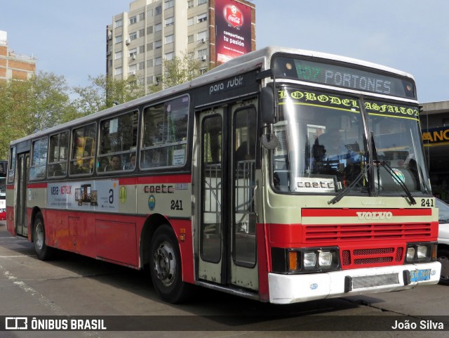 COETC - Cooperativa de Obreros y Empleados del Transporte Coletivo 241 na cidade de Montevideo, Montevideo, Uruguai, por João Silva. ID da foto: 8047023.