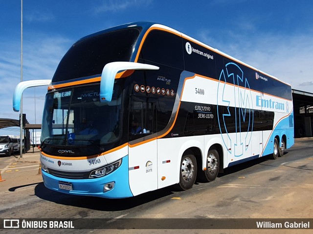 Emtram 5400 na cidade de Taguatinga, Distrito Federal, Brasil, por William Gabriel. Número da foto: #8045491.