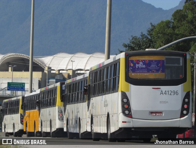 Real Auto Ônibus A41296 na cidade de Rio de Janeiro, Rio de Janeiro, Brasil, por Jhonathan Barros. ID da foto: 8045490.