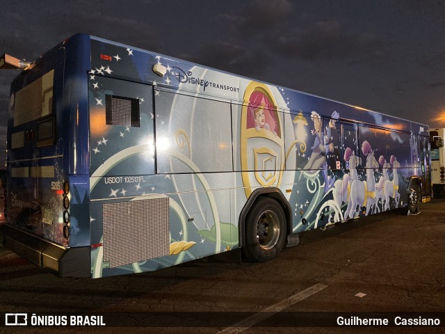 Disney Transport 5285 na cidade de Orlando, Florida, Estados Unidos, por Guilherme  Cassiano. Número da foto: #8045110.