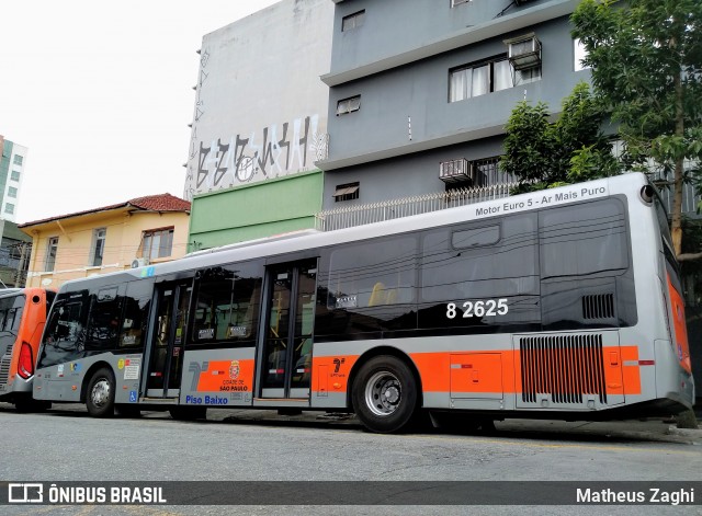 Viação Gato Preto 8 2625 na cidade de São Paulo, São Paulo, Brasil, por Matheus Zaghi. Número da foto: #8055488.