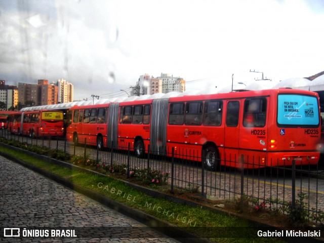 Auto Viação Redentor HD235 na cidade de Curitiba, Paraná, Brasil, por Gabriel Michalski. Número da foto: #8055226.