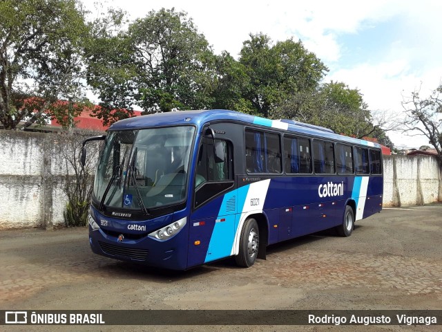 Cattani Transportes e Turismo 6021 na cidade de Pato Branco, Paraná, Brasil, por Rodrigo Augusto  Vignaga. ID da foto: 8054500.