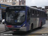 Viação Transdutra 32.645 na cidade de Arujá, São Paulo, Brasil, por Eron Lopes. Número da foto: #8055758.