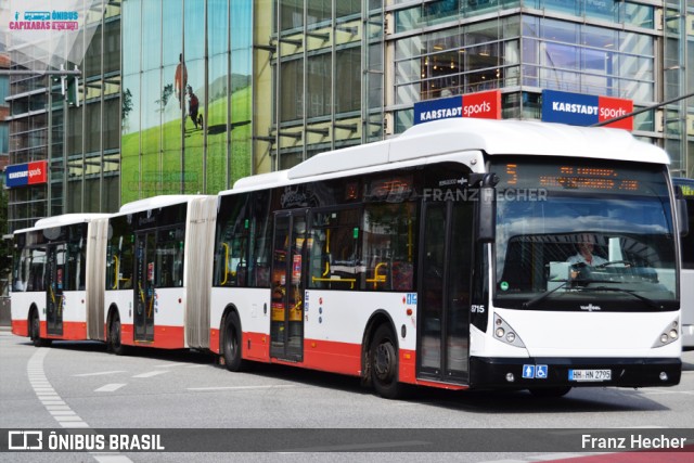 Hamburger Hochbahn AG - HHA 8715 na cidade de Hamburg, Hamburg, Alemanha, por Franz Hecher. Número da foto: #7979165.