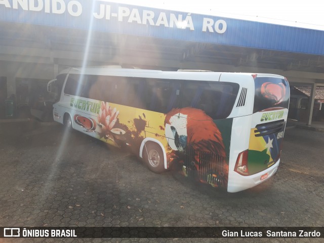 Eucatur - Empresa União Cascavel de Transportes e Turismo 4949 na cidade de Ji-Paraná, Rondônia, Brasil, por Gian Lucas  Santana Zardo. ID da foto: 8057656.