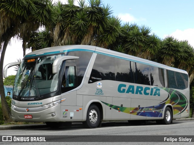 Viação Garcia 7376 na cidade de Curitiba, Paraná, Brasil, por Felipe Sisley. ID da foto: 8059244.