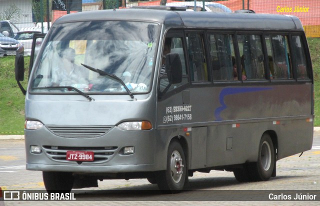 Ônibus Particulares 9984 na cidade de Goiânia, Goiás, Brasil, por Carlos Júnior. Número da foto: #8060128.