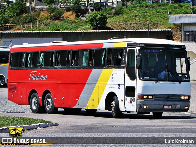 Leal Turismo 3000 na cidade de Juiz de Fora, Minas Gerais, Brasil, por Luiz Krolman. Número da foto: #7981540.