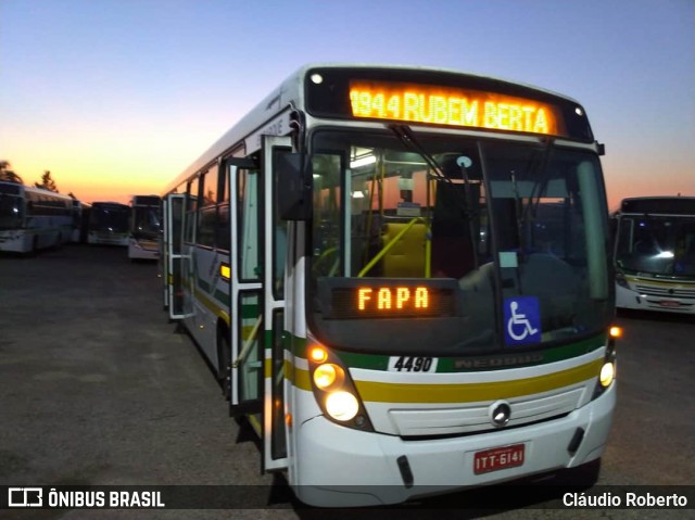 VAP - Viação Alto Petrópolis 4490 na cidade de Porto Alegre, Rio Grande do Sul, Brasil, por Cláudio Roberto. Número da foto: #8065068.