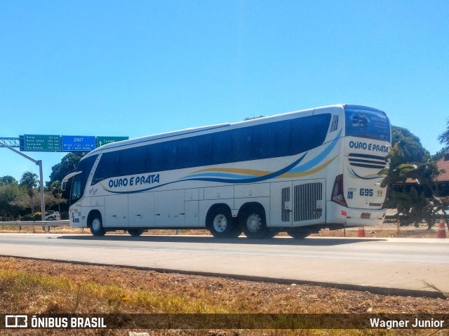 Viação Ouro e Prata 695 na cidade de Cuiabá, Mato Grosso, Brasil, por Wagner Junior. Número da foto: #8090641.