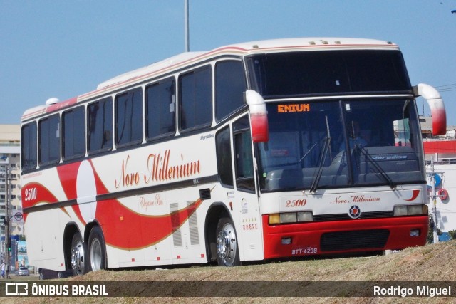 Nova Opção Turismo 740 na cidade de Rio de Janeiro, Rio de Janeiro, Brasil, por Rodrigo Miguel. ID da foto: 8095404.