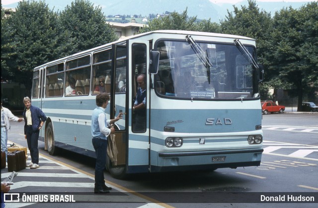 SAD - Sud Tirol Autodienst 453 na cidade de Merano, South Tyrol, Trentino-South Tyrol, Itália, por Donald Hudson. Número da foto: #8093840.