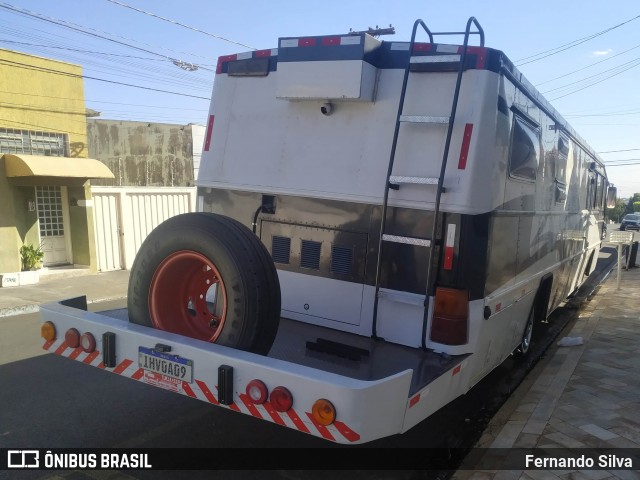 Ônibus Particulares 0009 na cidade de Franca, São Paulo, Brasil, por Fernando Silva. Número da foto: #8101423.