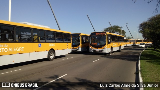 Companhia Carris Porto-Alegrense 0053 na cidade de Porto Alegre, Rio Grande do Sul, Brasil, por Luiz Carlos Almeida Silva Junior. Número da foto: #8106932.