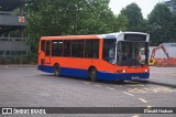 Centrebus 587 na cidade de Harlow, Essex, Inglaterra, por Donald Hudson. ID da foto: :id.