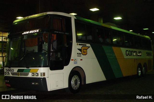 Empresa Gontijo de Transportes 5860 na cidade de Belo Horizonte, Minas Gerais, Brasil, por Rafael H.. Número da foto: #8111316.