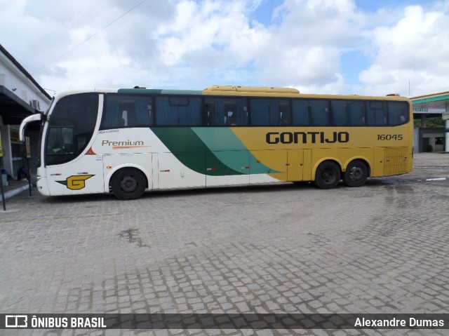 Empresa Gontijo de Transportes 16045 na cidade de Bayeux, Paraíba, Brasil, por Alexandre Dumas. Número da foto: #8110039.