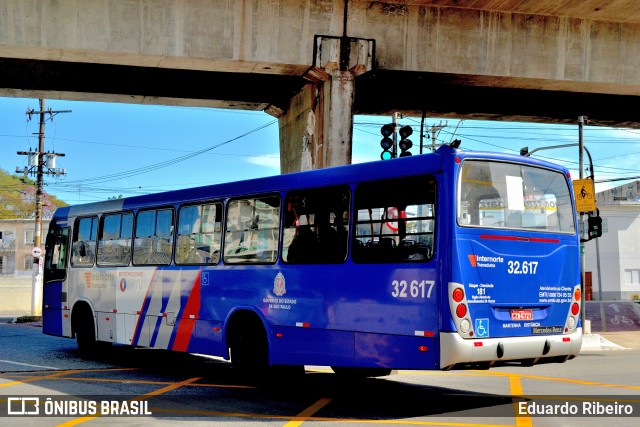 Viação Transdutra 32.617 na cidade de São Paulo, São Paulo, Brasil, por Eduardo Ribeiro. ID da foto: 8113103.