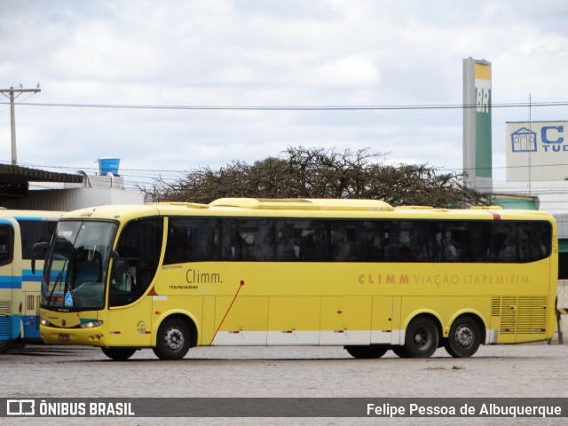 Viação Itapemirim 8705 na cidade de Vitória da Conquista, Bahia, Brasil, por Felipe Pessoa de Albuquerque. ID da foto: 8117748.