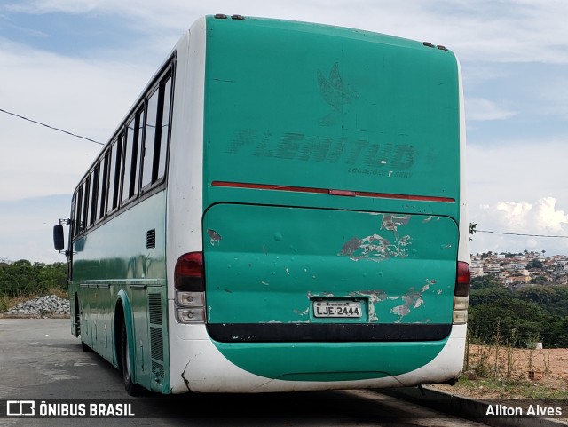 Ônibus Particulares 2444 na cidade de Carmo do Cajuru, Minas Gerais, Brasil, por Ailton Alves. ID da foto: 8120944.