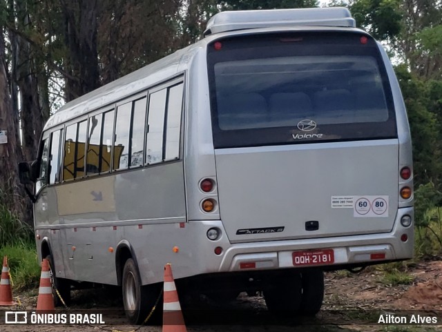 Ônibus Particulares 2181 na cidade de Divinópolis, Minas Gerais, Brasil, por Ailton Alves. Número da foto: #8121573.