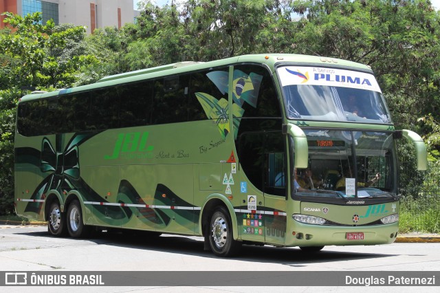 JBL Turismo 5000 na cidade de São Paulo, São Paulo, Brasil, por Douglas Paternezi. Número da foto: #8123291.