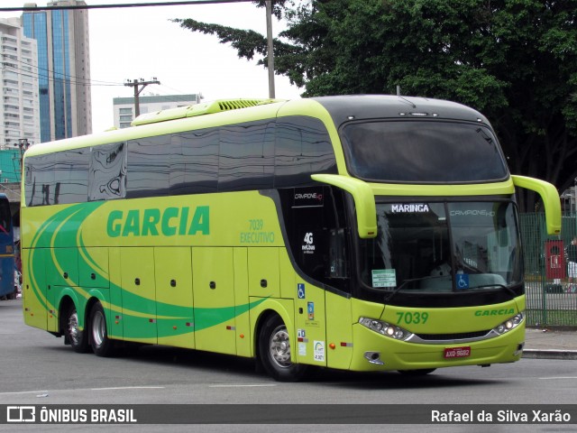 Viação Garcia 7039 na cidade de São Paulo, São Paulo, Brasil, por Rafael da Silva Xarão. Número da foto: #8130420.