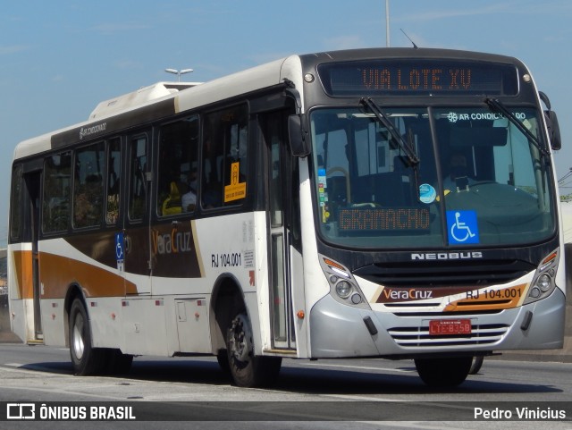 Auto Ônibus Vera Cruz RJ 104.001 na cidade de Duque de Caxias, Rio de Janeiro, Brasil, por Pedro Vinicius. Número da foto: #8129165.