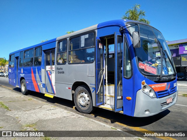 Viação Riacho Grande 3020 na cidade de São Bernardo do Campo, São Paulo, Brasil, por Jonathan Braandão. Número da foto: #8137629.