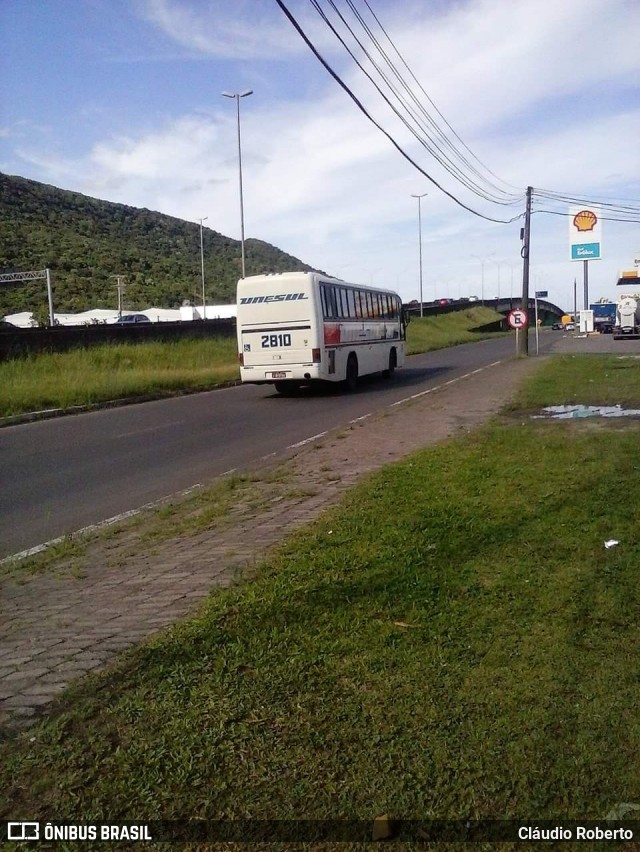 Unesul de Transportes 2810 na cidade de Osório, Rio Grande do Sul, Brasil, por Cláudio Roberto. ID da foto: 8141965.