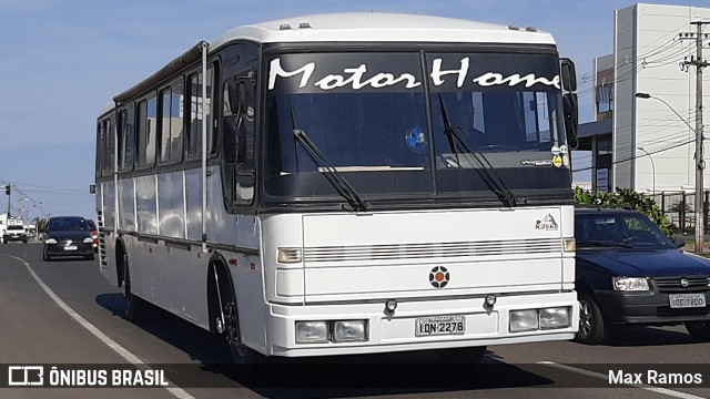 Motorhomes 015 na cidade de Viamão, Rio Grande do Sul, Brasil, por Max Ramos. Número da foto: #8141391.