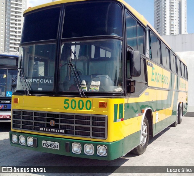 Expresso Brasileiro 5000 na cidade de São Paulo, São Paulo, Brasil, por Lucas Silva. Número da foto: #8144010.