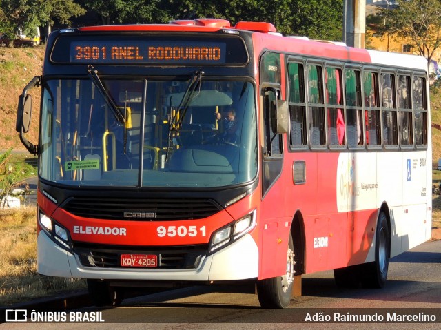 Santa Fé Transportes 95051 na cidade de Belo Horizonte, Minas Gerais, Brasil, por Adão Raimundo Marcelino. ID da foto: 8072199.