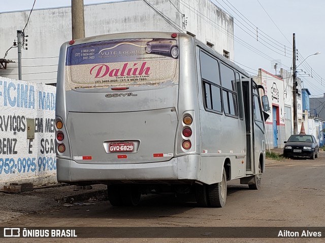 Ônibus Particulares 6829 na cidade de Arcos, Minas Gerais, Brasil, por Ailton Alves. ID da foto: 8148749.