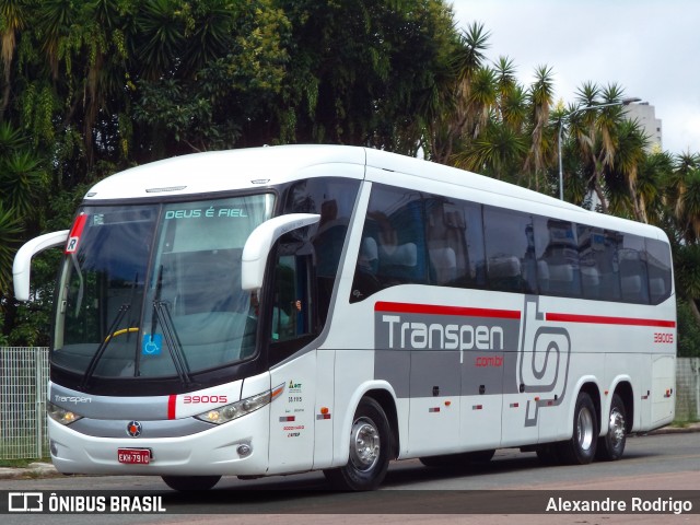 Transpen Transporte Coletivo e Encomendas 39005 na cidade de Curitiba, Paraná, Brasil, por Alexandre Rodrigo. Número da foto: #8150622.