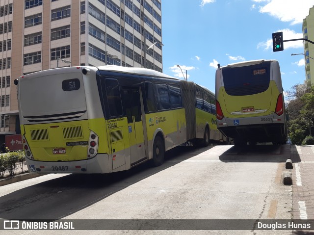 SM Transportes 20487 na cidade de Belo Horizonte, Minas Gerais, Brasil, por Douglas Hunas. Número da foto: #8151351.