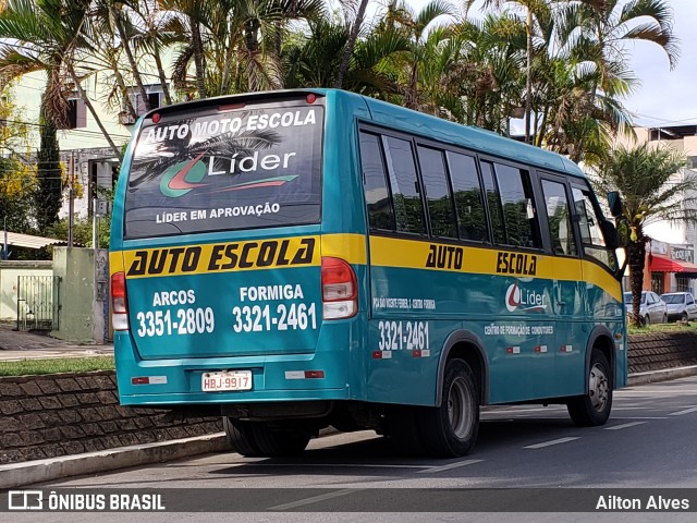 Escolares 9917 na cidade de Arcos, Minas Gerais, Brasil, por Ailton Alves. ID da foto: 8151880.