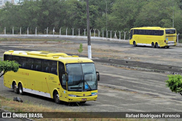 Viação Itapemirim 8823 na cidade de Aracaju, Sergipe, Brasil, por Rafael Rodrigues Forencio. ID da foto: 8072801.