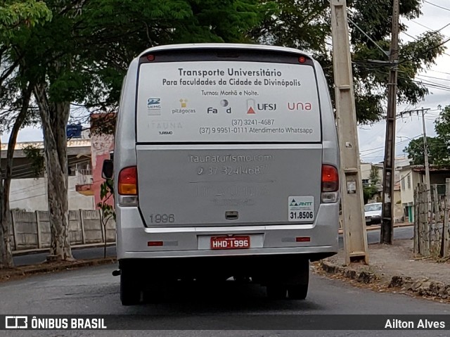 Itaúna Transporte Turístico 1996 na cidade de Itaúna, Minas Gerais, Brasil, por Ailton Alves. ID da foto: 8076967.