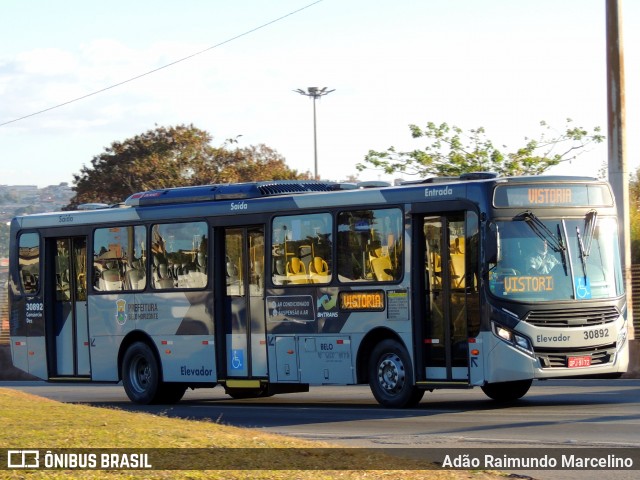 Bettania Ônibus 30892 na cidade de Belo Horizonte, Minas Gerais, Brasil, por Adão Raimundo Marcelino. Número da foto: #8078174.