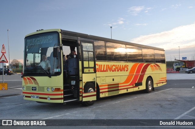 Gillingham's Coaches  na cidade de Wetherby, West Yorkshire, Inglaterra, por Donald Hudson. ID da foto: 8079619.