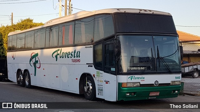 Floresta Turismo 940 na cidade de Penápolis, São Paulo, Brasil, por Theo Soliani. Número da foto: #8082797.
