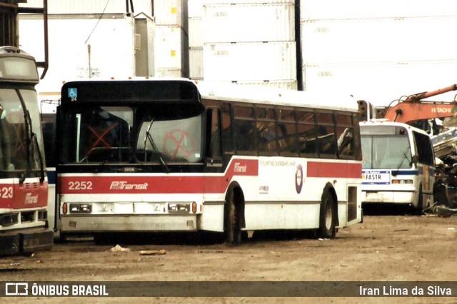 Sucata e Desmanches 2252 na cidade de Newark, New Jersey, Estados Unidos, por Iran Lima da Silva. ID da foto: 8089540.