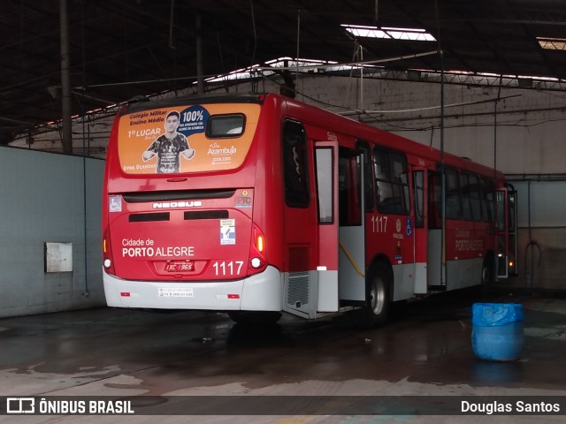 Trevo Transportes Coletivos 1117 na cidade de Porto Alegre, Rio Grande do Sul, Brasil, por Douglas Santos. Número da foto: #8087564.