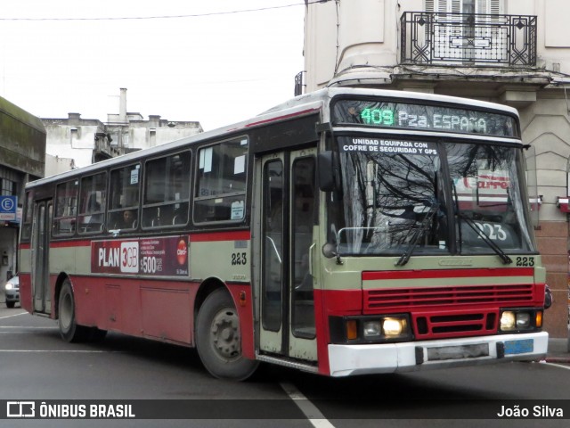 COETC - Cooperativa de Obreros y Empleados del Transporte Coletivo 223 na cidade de Montevideo, Montevideo, Uruguai, por João Silva. ID da foto: 8090121.