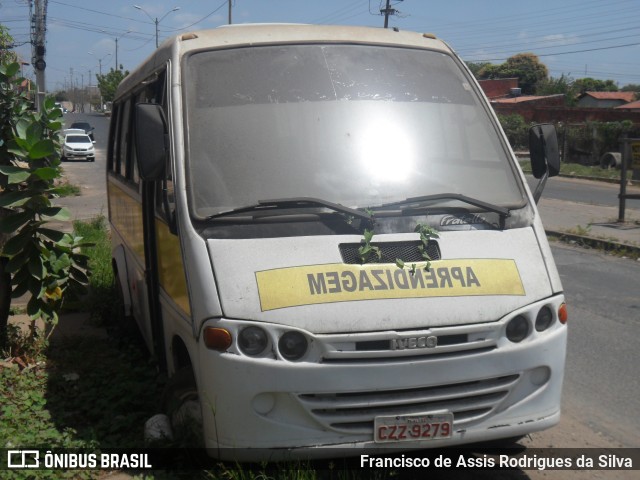 Ônibus Particulares CZZ8279 na cidade de Teresina, Piauí, Brasil, por Francisco de Assis Rodrigues da Silva. Número da foto: #8155401.