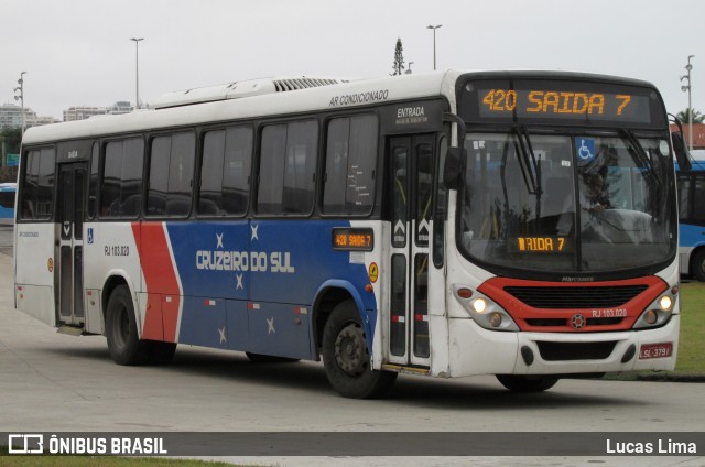 Expresso Cruzeiro do Sul RJ 103.020 na cidade de Rio de Janeiro, Rio de Janeiro, Brasil, por Lucas Lima. Número da foto: #8155613.