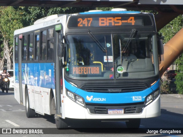 Viação Verdun B71076 na cidade de Rio de Janeiro, Rio de Janeiro, Brasil, por Jorge Gonçalves. Número da foto: #8183710.