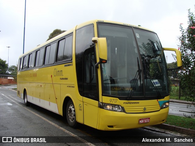 Viação Itapemirim 9717 na cidade de Curitiba, Paraná, Brasil, por Alexandre M.  Sanches. ID da foto: 8186135.